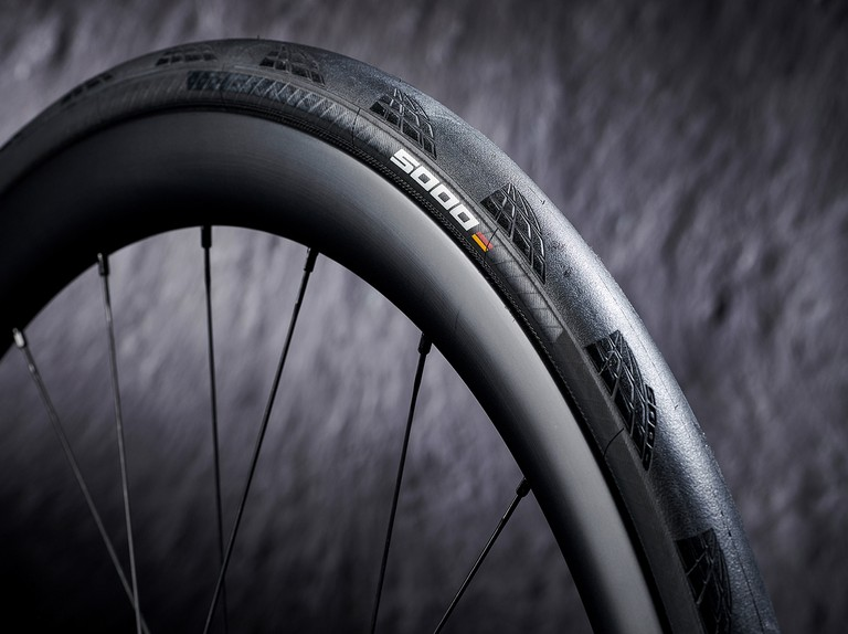 How to Choose the Best Road Bike Tyres for Any Terrain: A Complete Guide